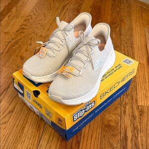 Women’s Lightweight Knit Sneakers in Light Gray and White